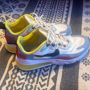 Women Size 7 Nike Air270 React Tennis Shoes